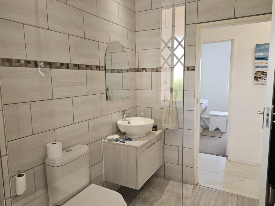 4 Bedroom Property for Sale in Pearly Beach Western Cape